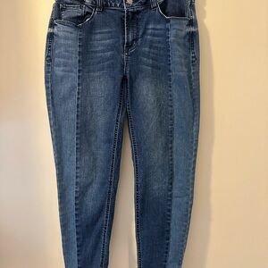 Kensie jean, seam down front and back leg